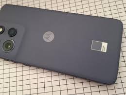 شحن سريع لبطارية Motorola Edge 2025.